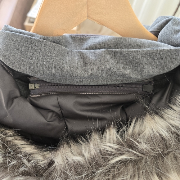 The North Face Women's Parka Jacket - Picture 7 of 7